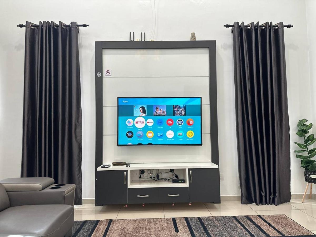 Bandar Melaka Family Bungalow Private Pool Bbq Wifi Netflix Exteriör bild