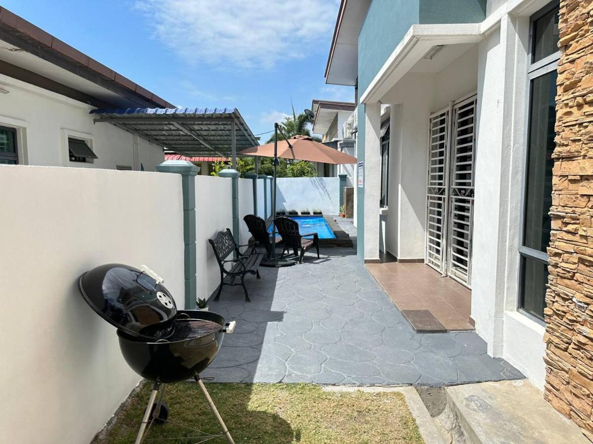 Bandar Melaka Family Bungalow Private Pool Bbq Wifi Netflix Exteriör bild